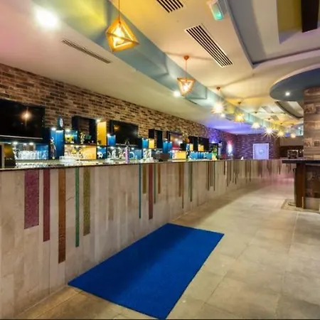 Курортний комплекс Orange County 5*
