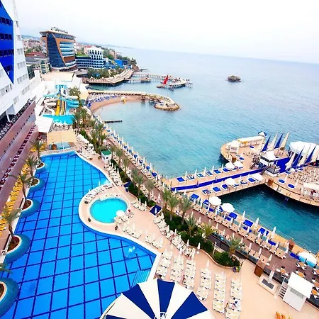 Курортний комплекс Orange County 5*