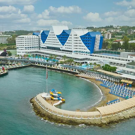 Курортний комплекс Orange County 5*