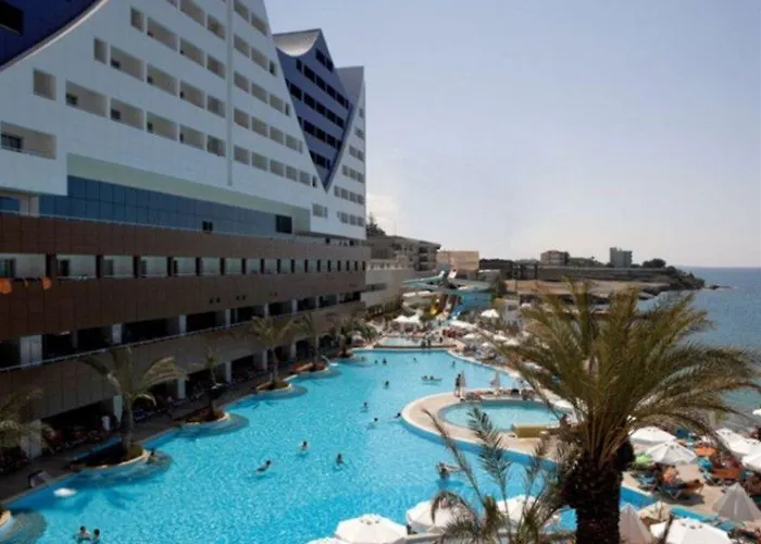 Orange County منتجع